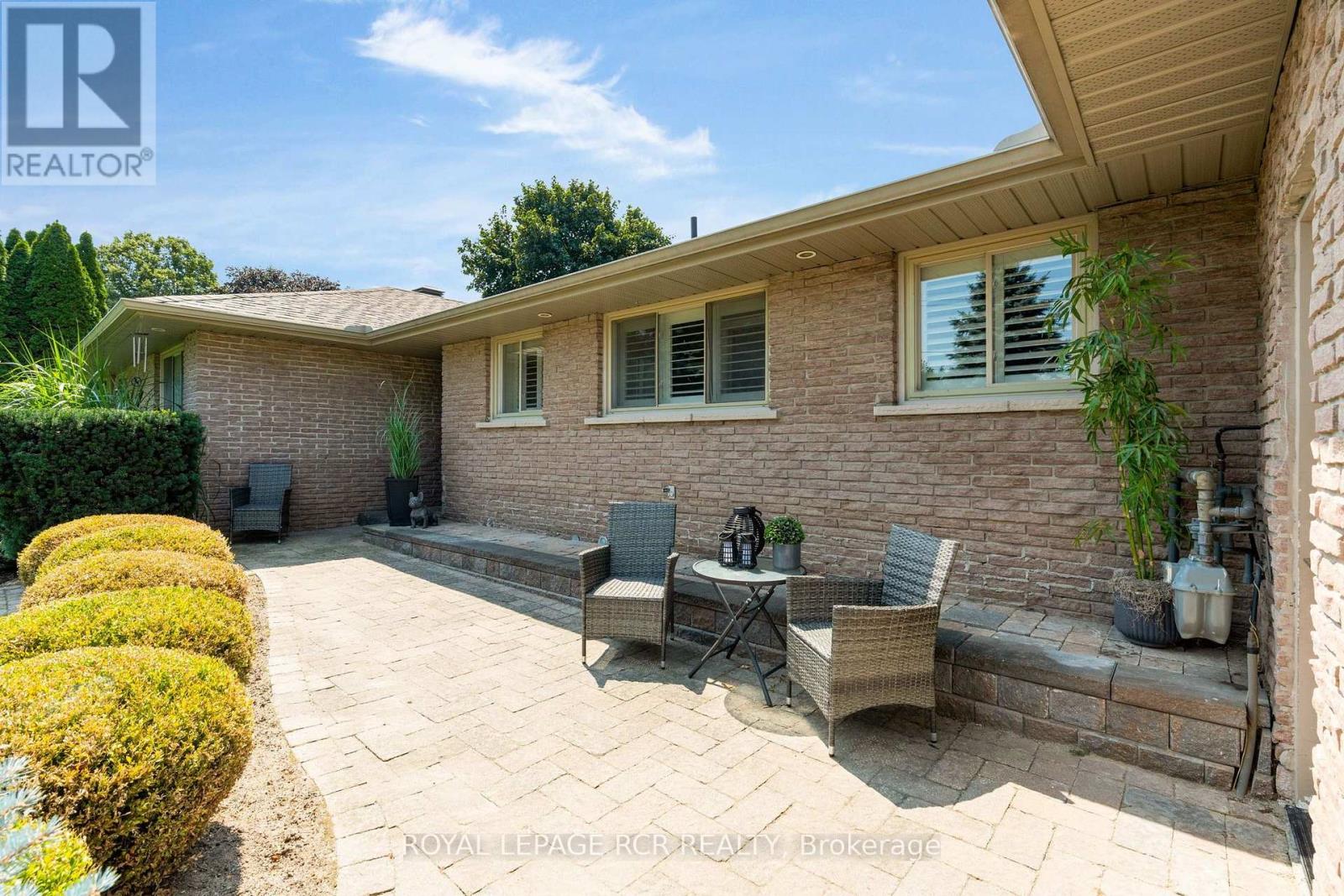 20 Douglas Drive, New Tecumseth, Ontario  L9R 1J9 - Photo 3 - N13670634