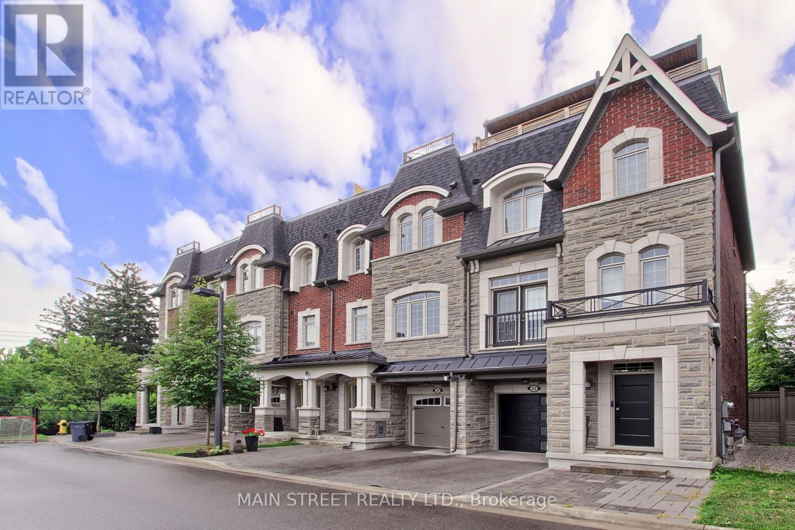 26 Queen Mary Court W, Vaughan, Ontario L4L 0H9 - Photo 2 - N13670678