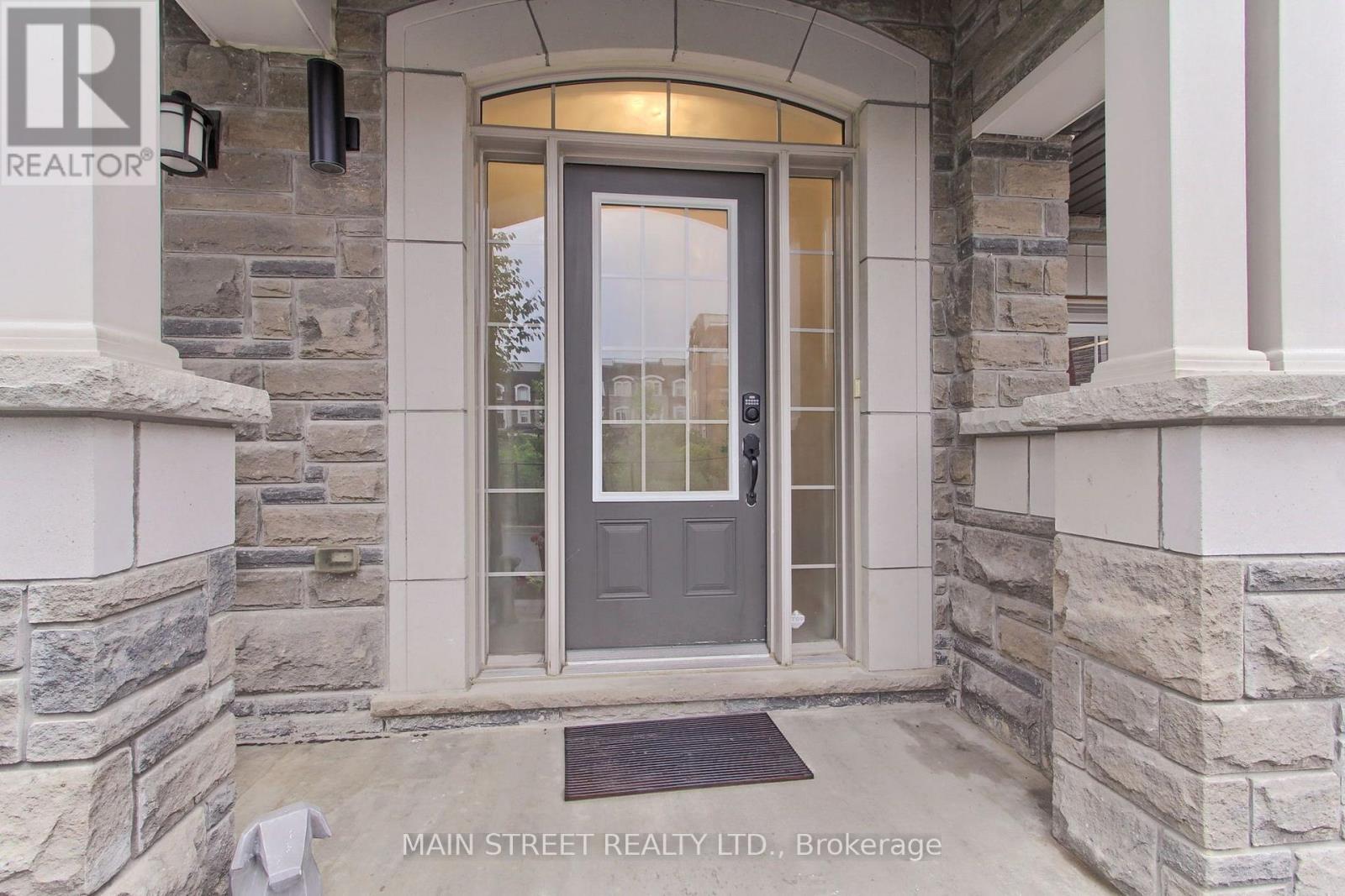 26 Queen Mary Court W, Vaughan, Ontario L4L 0H9 - Photo 3 - N13670678