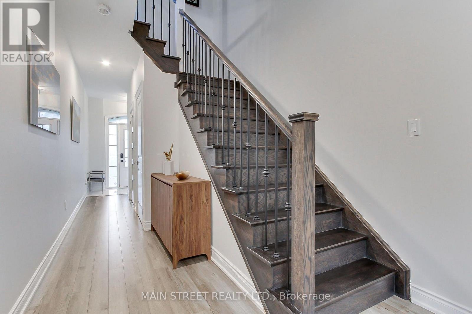 26 Queen Mary Court W, Vaughan, Ontario L4L 0H9 - Photo 5 - N13670678