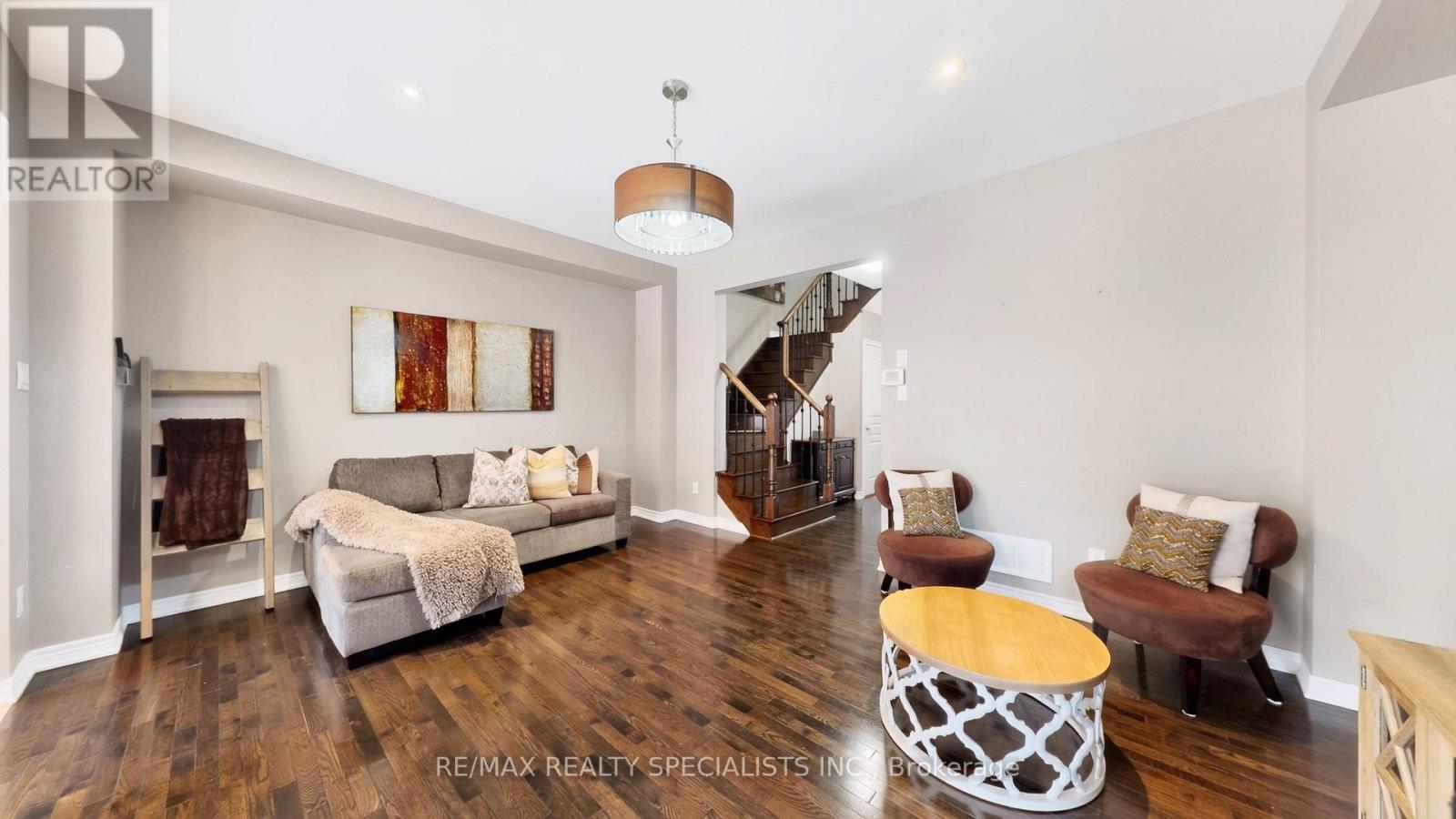 30 Pendulum Circle, Brampton, Ontario  L6R 3N6 - Photo 4 - W13670538
