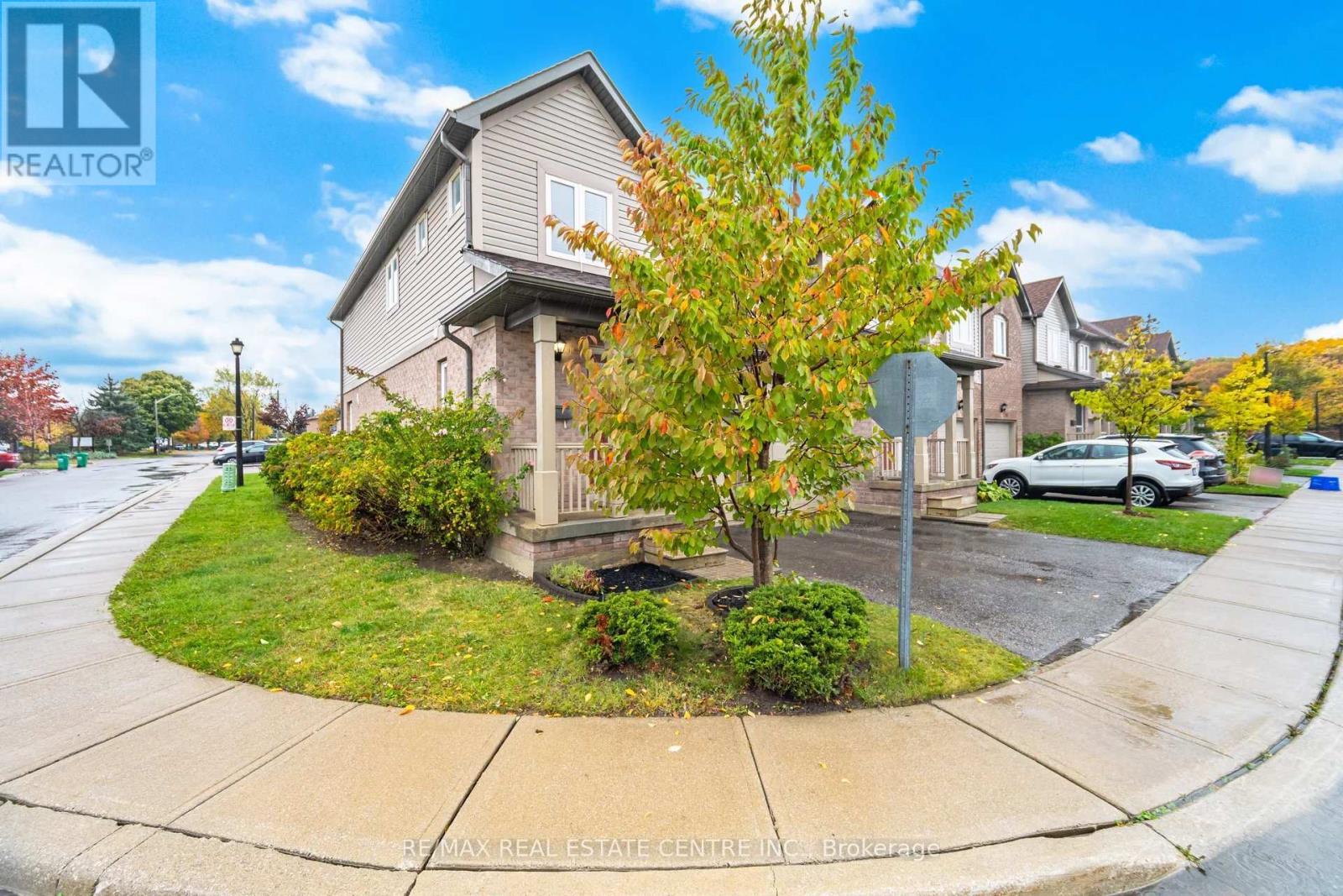 48 - 5255 Guildwood Way, Mississauga, Ontario L5R 4A8 - Photo 2 - W13670568