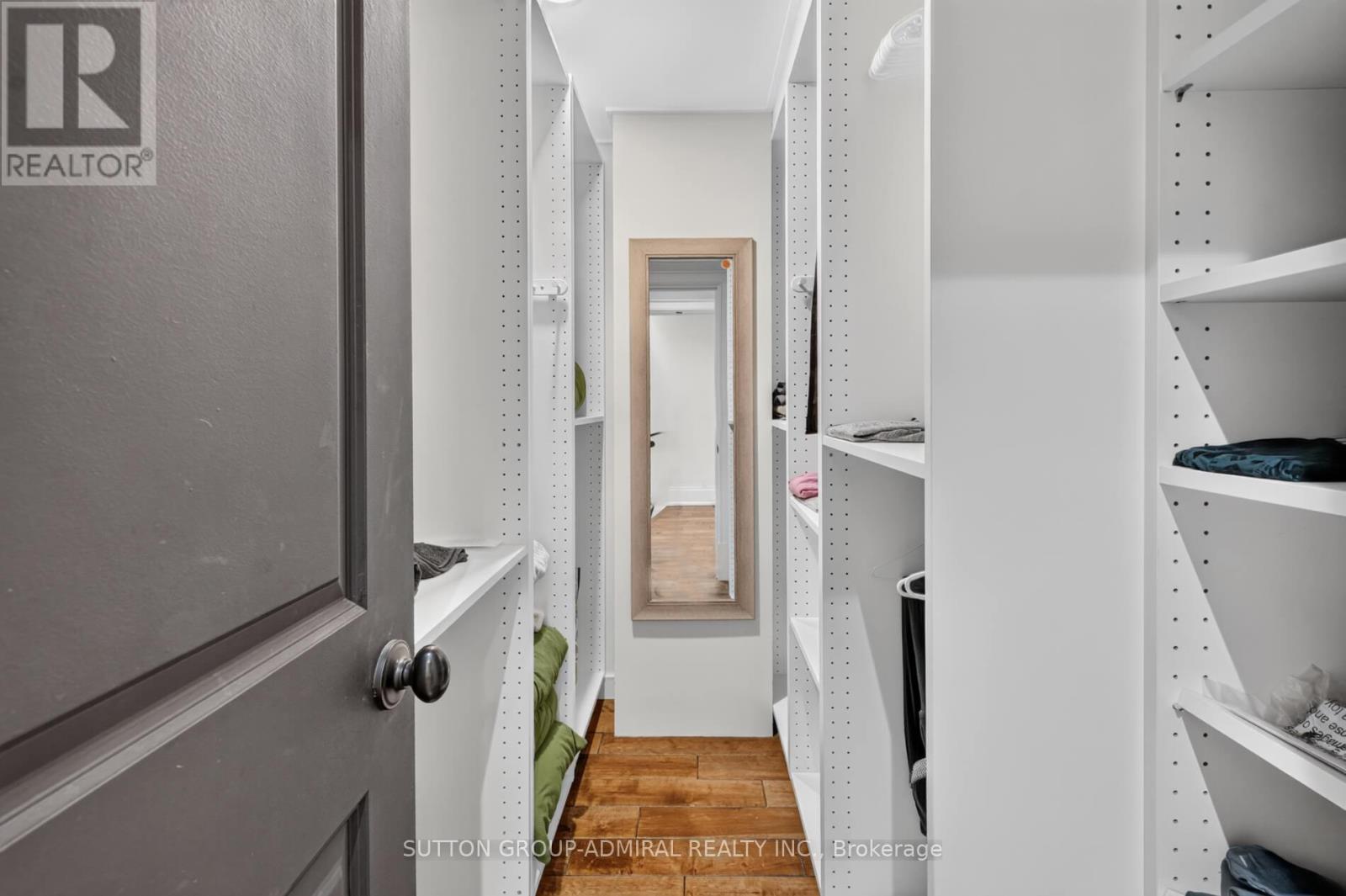 63 Westbury Crescent, Toronto, Ontario  M6M 1M3 - Photo 17 - W13670572