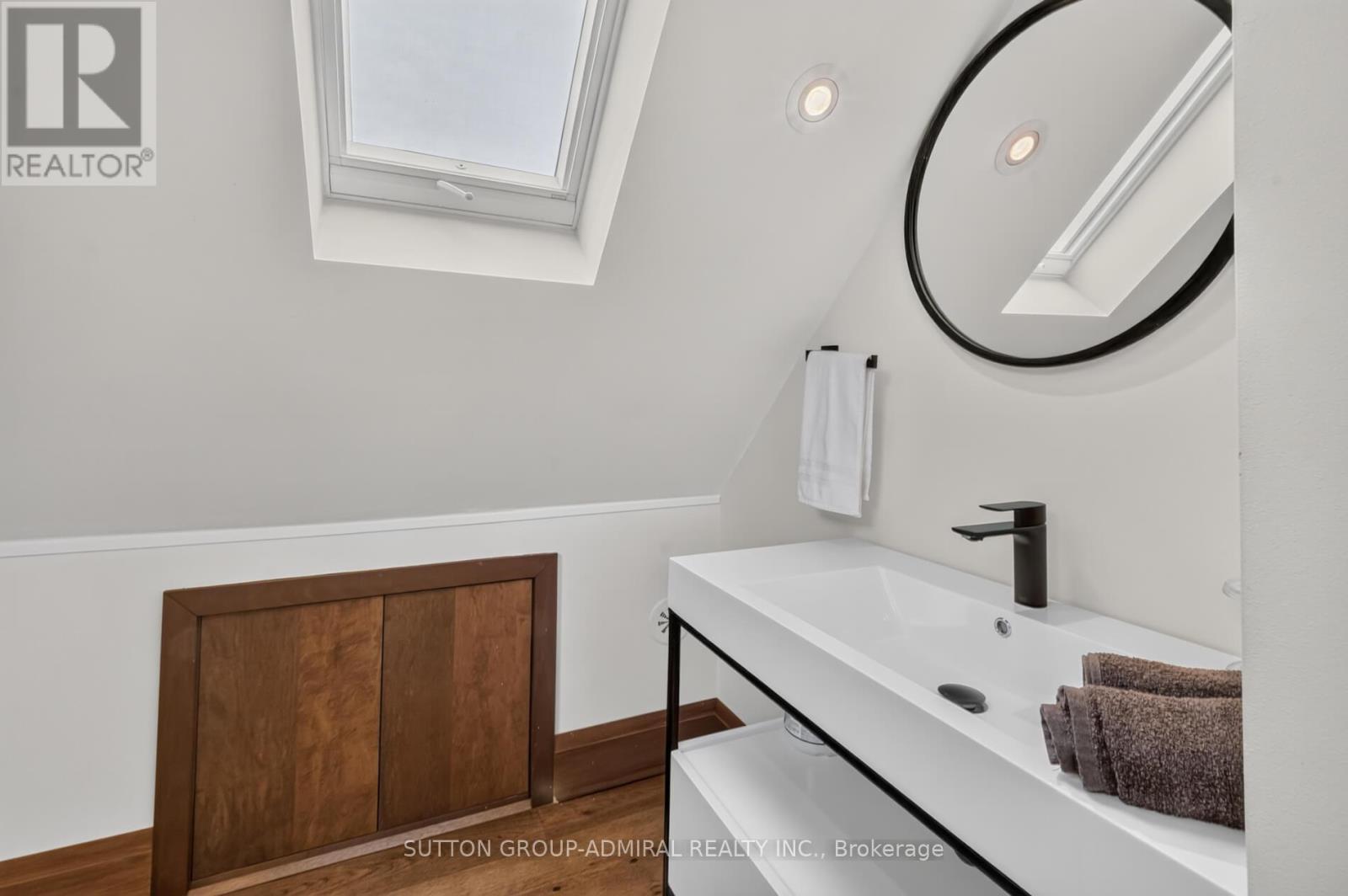63 Westbury Crescent, Toronto, Ontario  M6M 1M3 - Photo 25 - W13670572