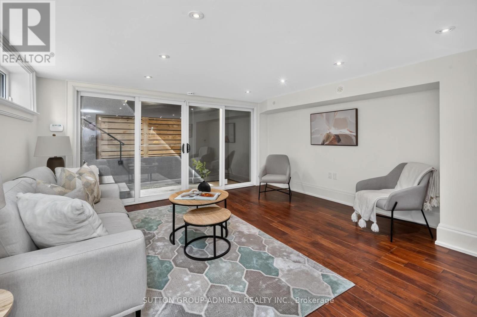63 Westbury Crescent, Toronto, Ontario  M6M 1M3 - Photo 26 - W13670572