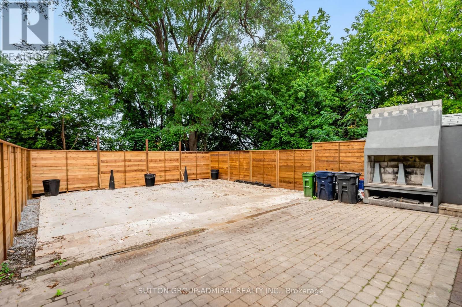 63 Westbury Crescent, Toronto, Ontario  M6M 1M3 - Photo 37 - W13670572