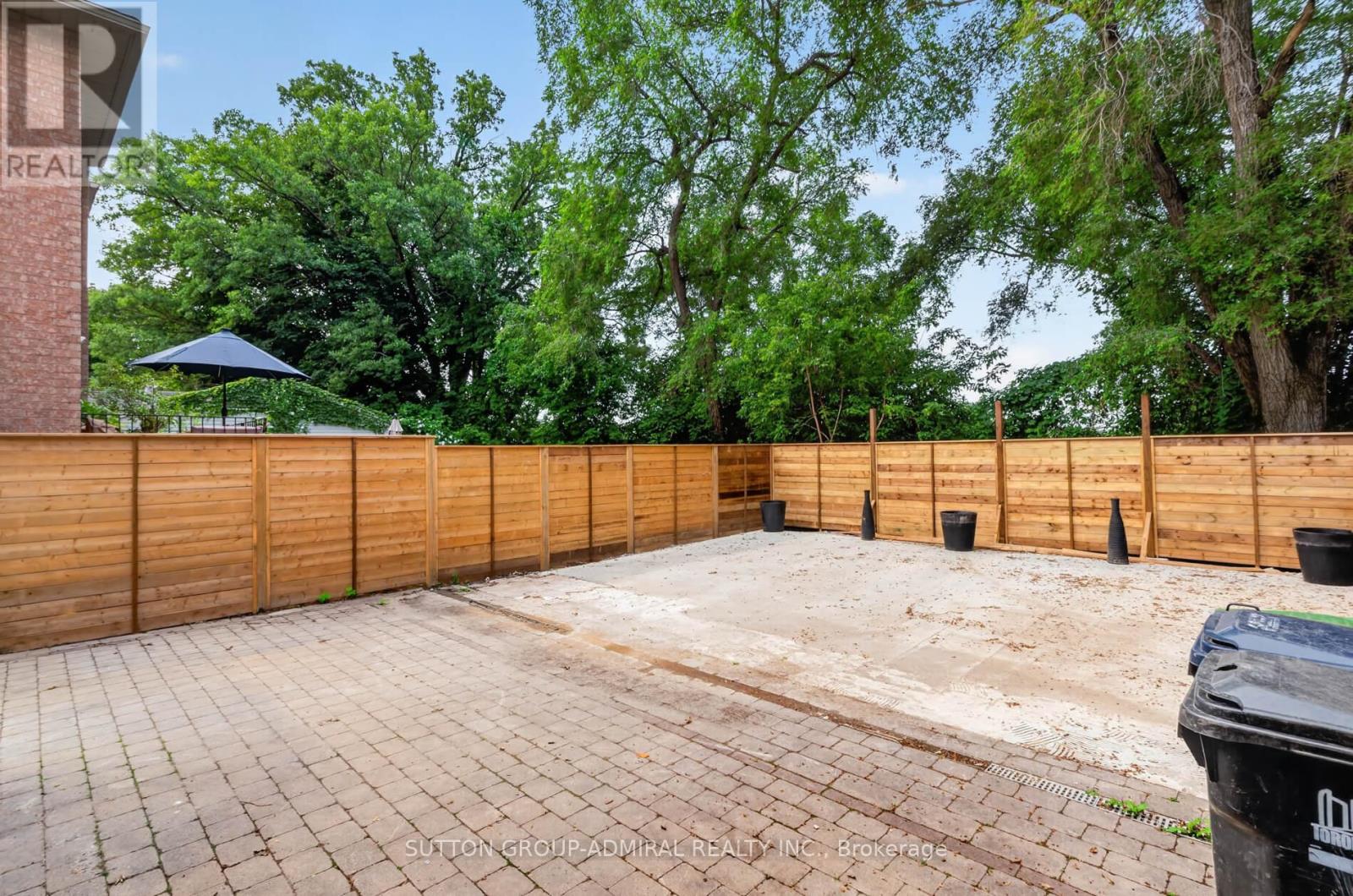 63 Westbury Crescent, Toronto, Ontario  M6M 1M3 - Photo 40 - W13670572