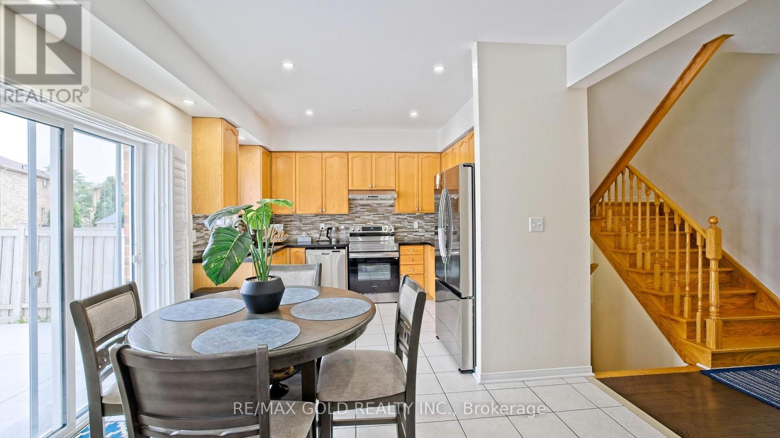 29 Abbotsbury Drive, Brampton, Ontario  L6X 0S4 - Photo 11 - W13670648