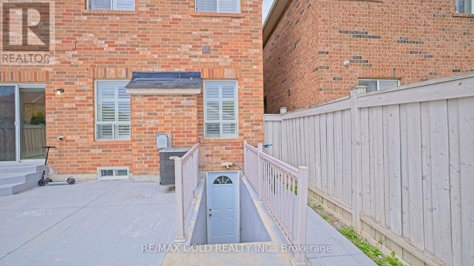29 Abbotsbury Drive, Brampton, Ontario  L6X 0S4 - Photo 32 - W13670648