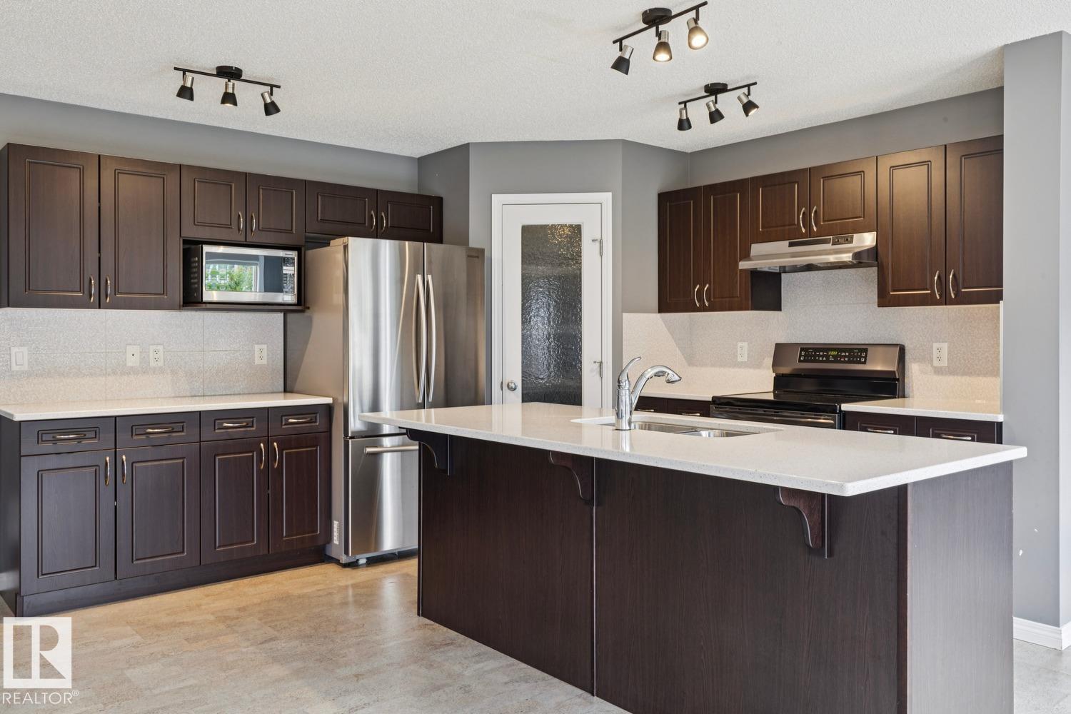 5935 18 Av Sw, Edmonton, Alberta  T6X 0W4 - Photo 5 - E4503530