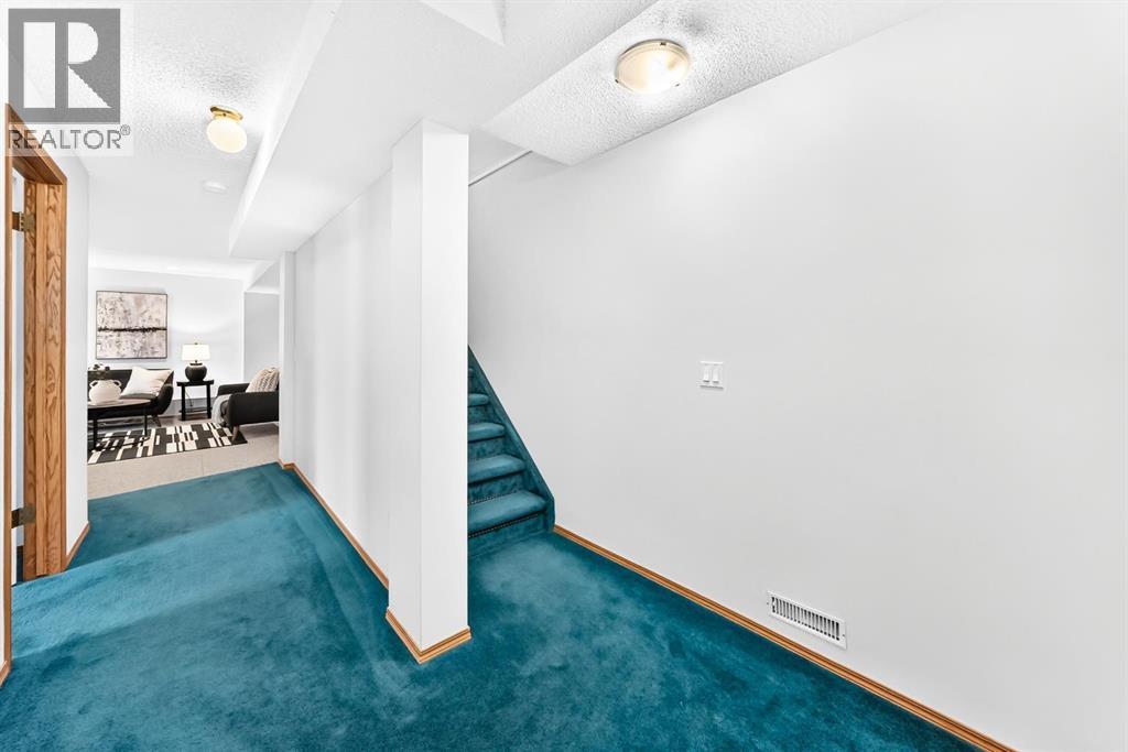 157 Hawkstone Manor NW, Calgary, Alberta  T3G 3X2 - Photo 37 - A2294301