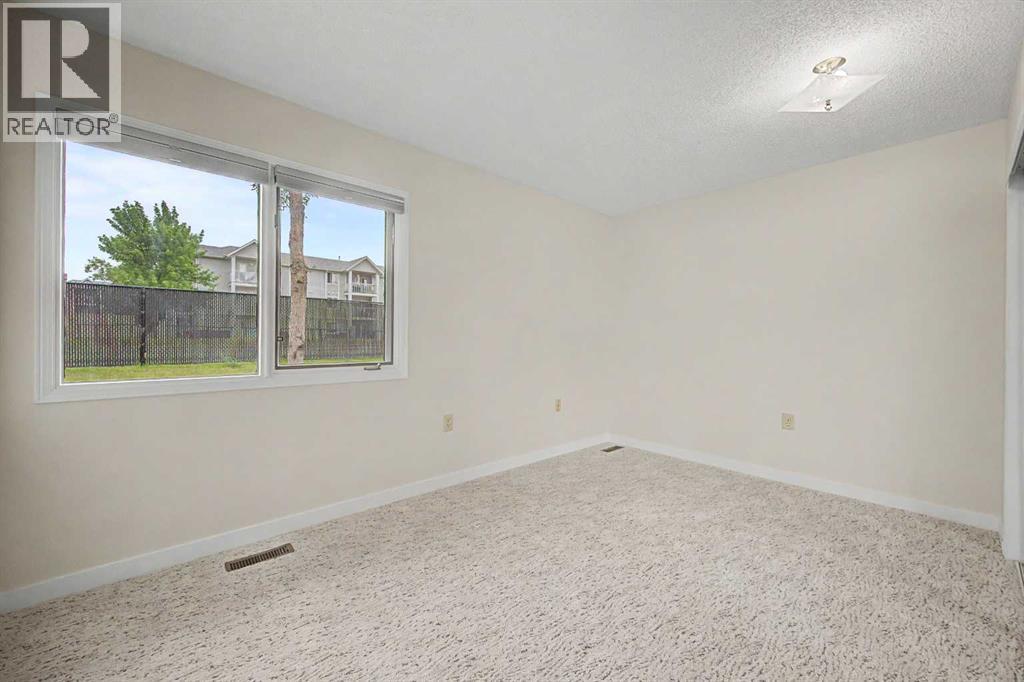 2640 Dovely Court SE, Calgary, Alberta  T2B 3G6 - Photo 16 - A2336834