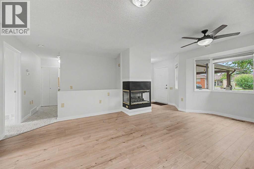 2640 Dovely Court SE, Calgary, Alberta  T2B 3G6 - Photo 9 - A2336834