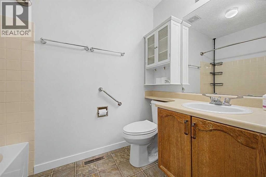 2640 Dovely Court SE, Calgary, Alberta  T2B 3G6 - Photo 23 - A2336834