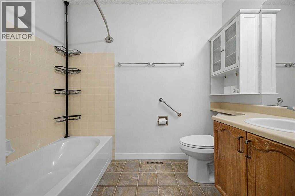 2640 Dovely Court SE, Calgary, Alberta  T2B 3G6 - Photo 24 - A2336834