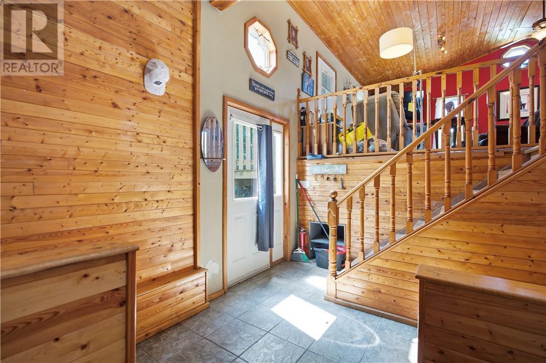 39 Draper Street W, Little Current, Ontario  P0P 1K0 - Photo 3 - 2129779