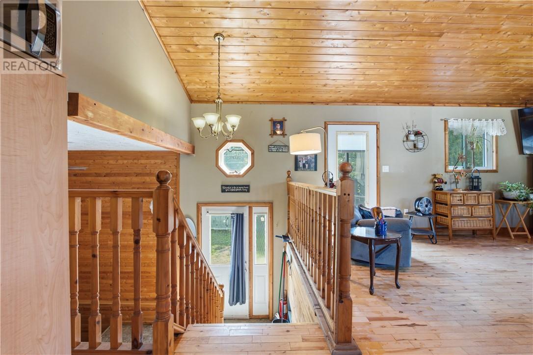 39 Draper Street W, Little Current, Ontario  P0P 1K0 - Photo 4 - 2129779