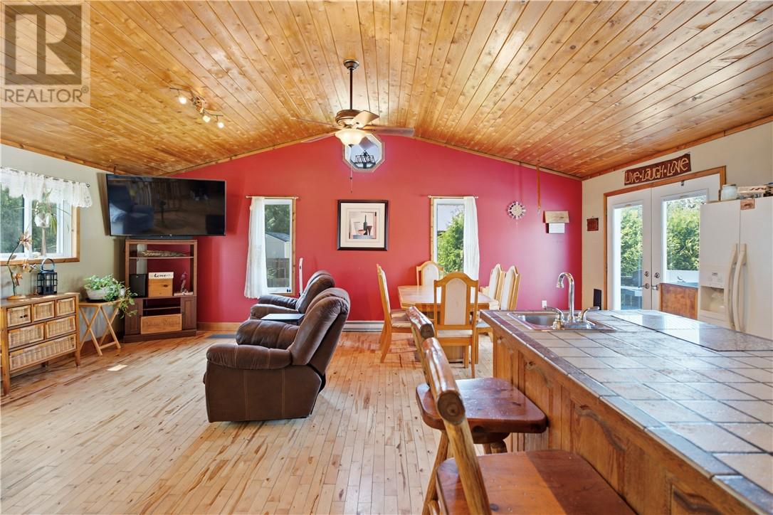39 Draper Street W, Little Current, Ontario  P0P 1K0 - Photo 7 - 2129779