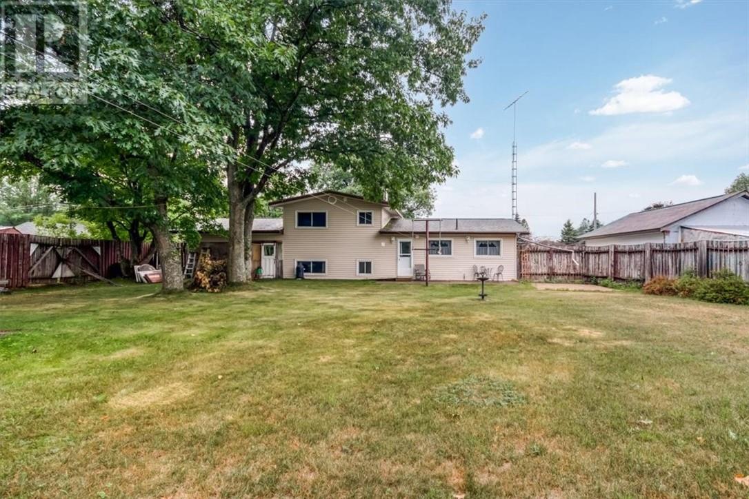 4 George, Webbwood, Ontario  P0P 2G0 - Photo 5 - 2129754