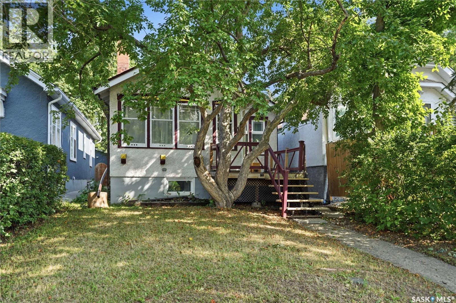 3324 College Avenue, Regina, Saskatchewan  S4T 1W2 - Photo 2 - SK045374