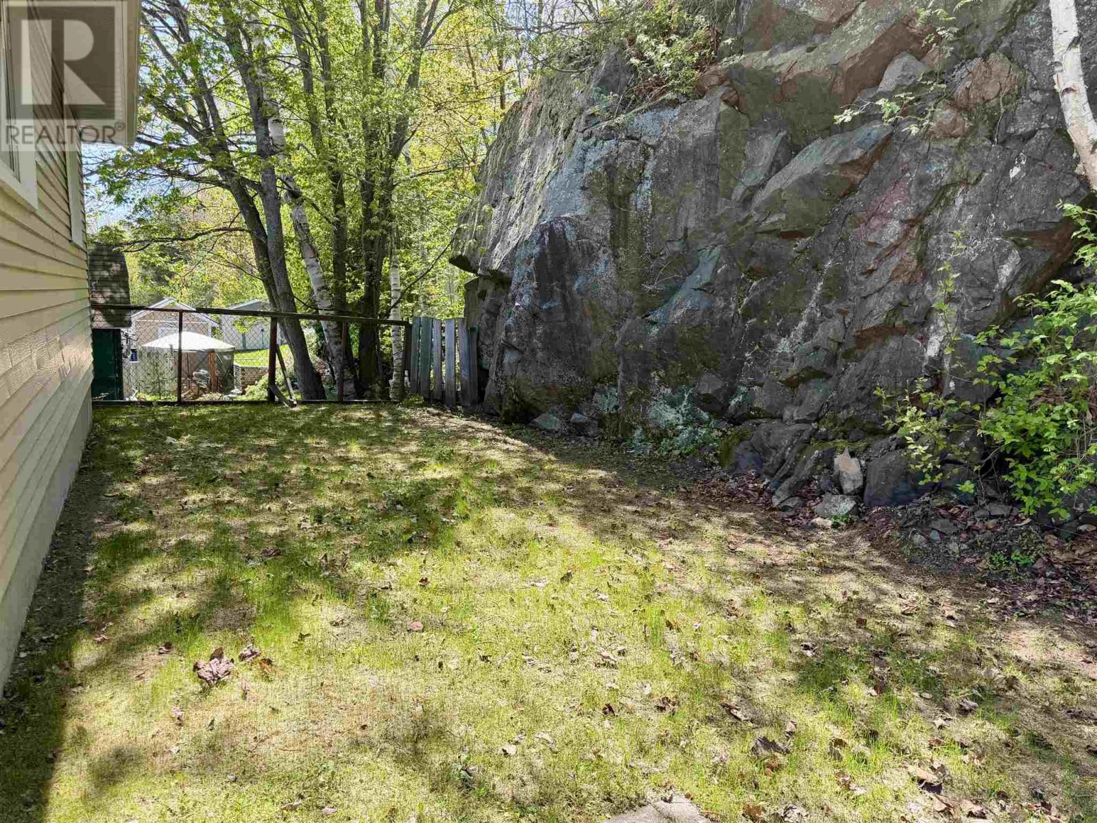 55 Pearson Dr, Elliot Lake, Ontario  P5A 2X2 - Photo 8 - SM261214