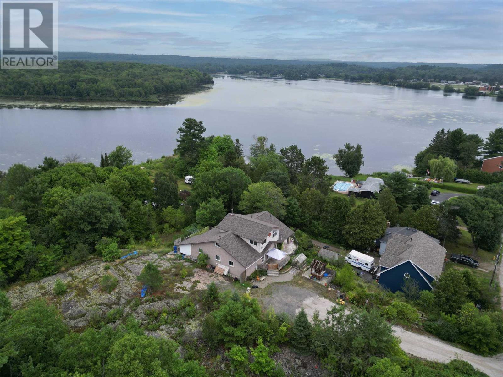 24 Dyke Street And 36 Hudson St, Blind River, Ontario  P0R 1B0 - Photo 4 - SM262167
