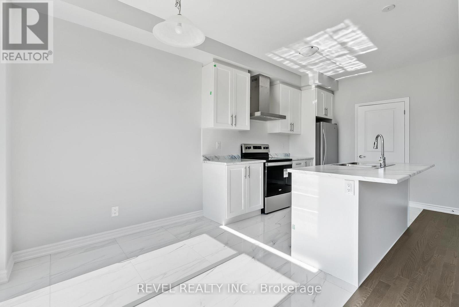 14 Paradise Way, Whitby, Ontario  L1R 0R7 - Photo 13 - E13670920