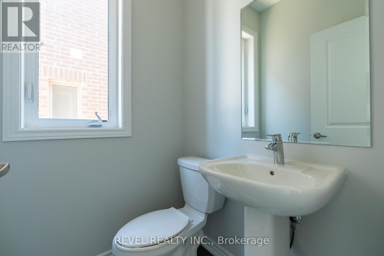 14 Paradise Way, Whitby, Ontario  L1R 0R7 - Photo 4 - E13670920