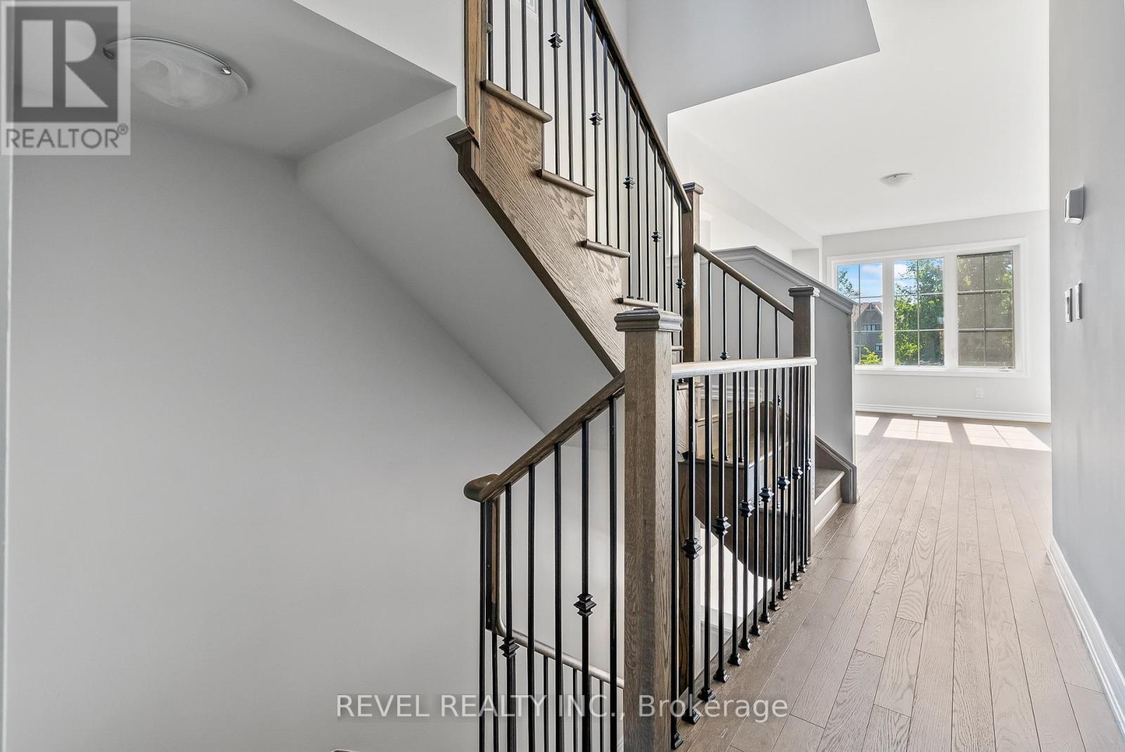 14 Paradise Way, Whitby, Ontario  L1R 0R7 - Photo 5 - E13670920