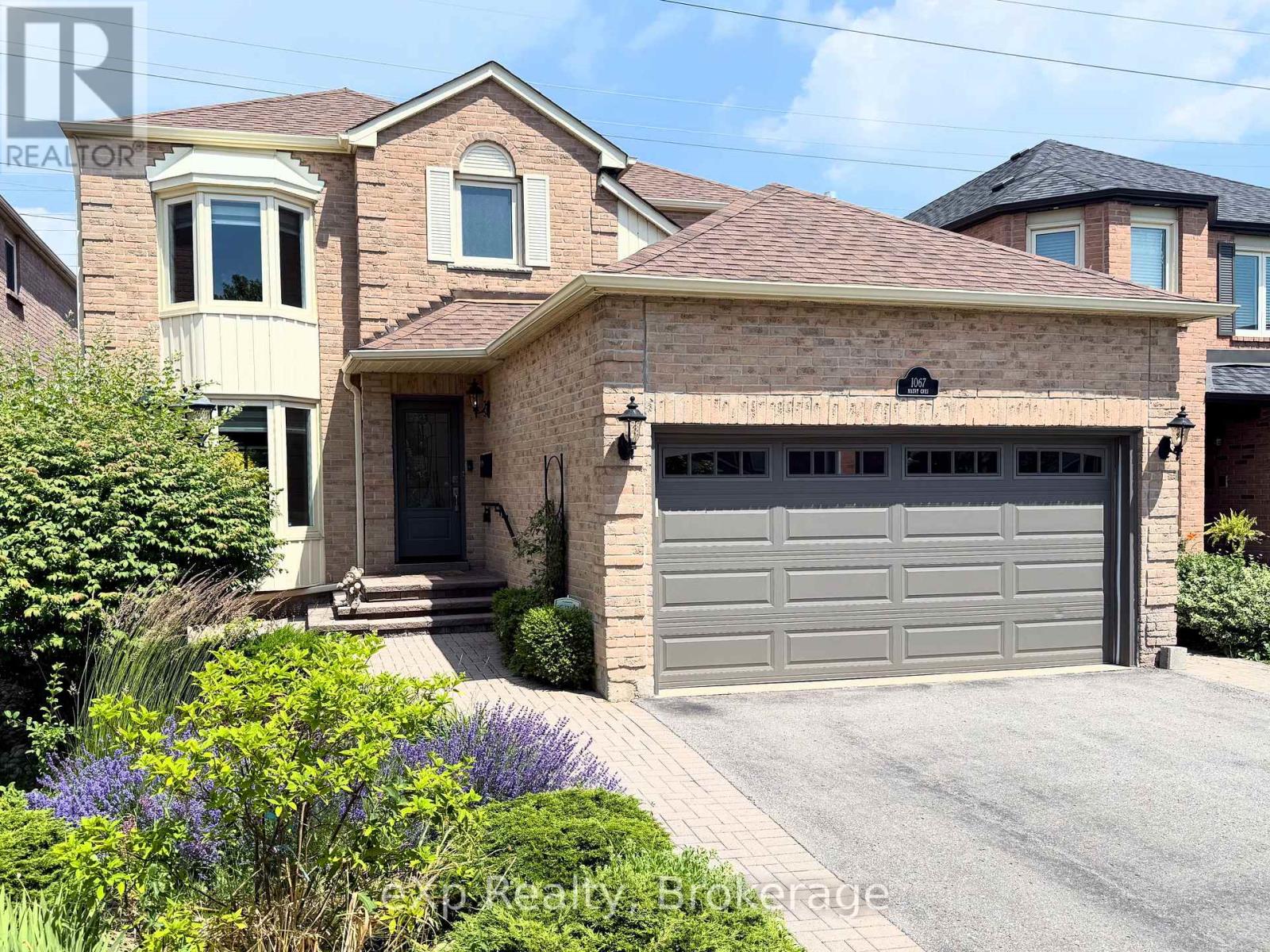 1067 Maury Crescent, Pickering, Ontario L1X 1R4 - Photo 2 - E13670998