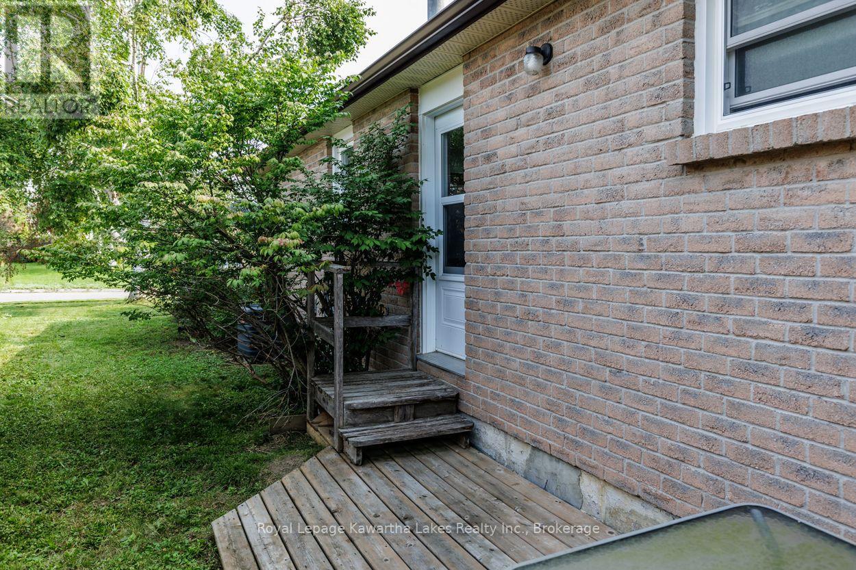45 Sinclair Street, Kawartha Lakes, Ontario  K9V 5L6 - Photo 4 - X13670720