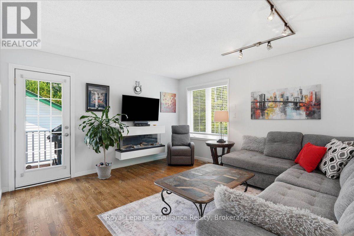155 Downs Road, Quinte West, Ontario  K8V 0A9 - Photo 10 - X13671032