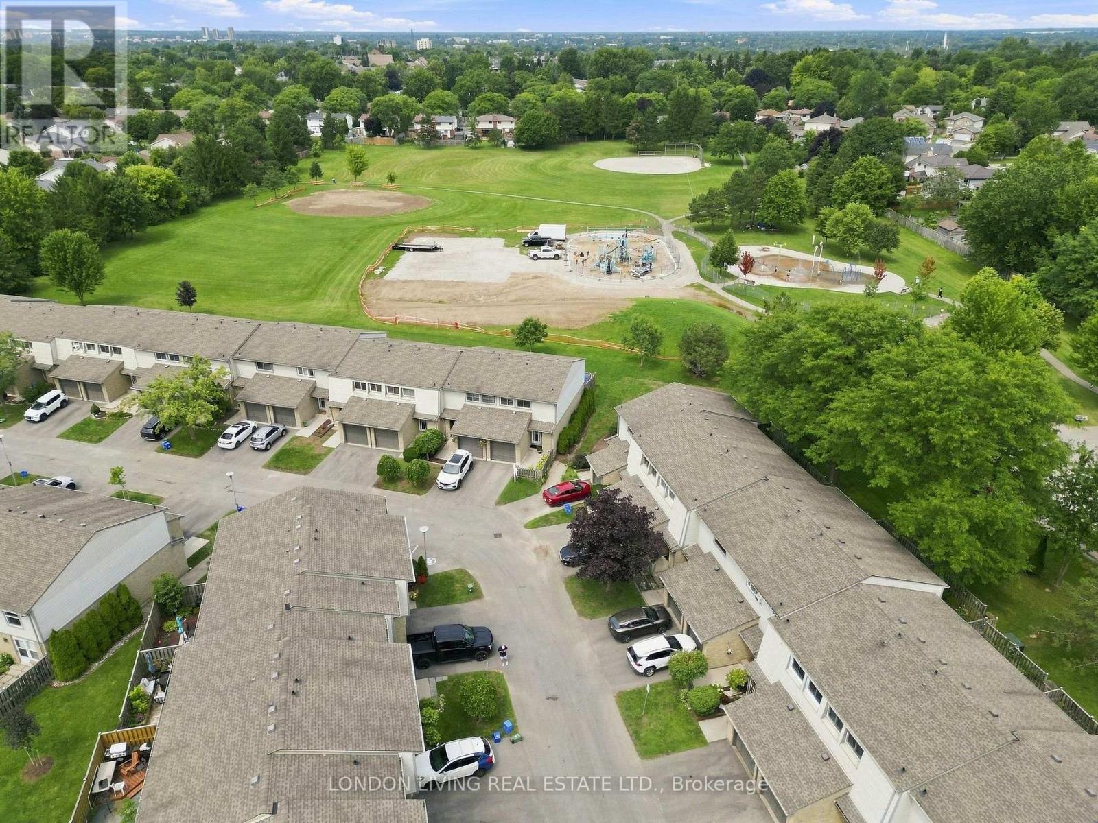 193 Deveron Crescent, London South, Ontario  N5Z 4J7 - Photo 3 - X13670728
