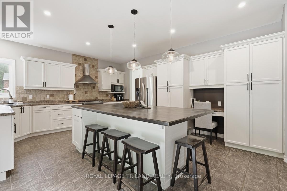 365 Richmeadow Road, London North, Ontario  N6H 5T2 - Photo 8 - X13670972