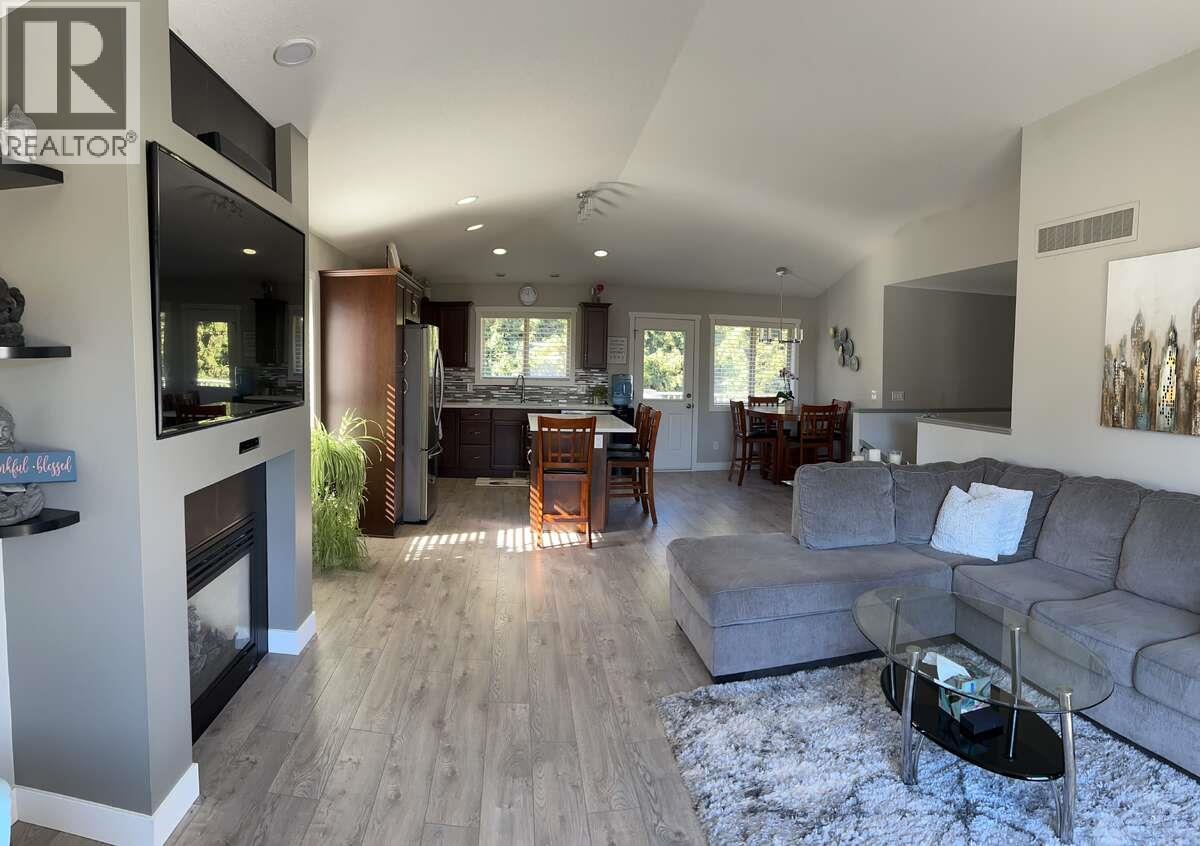 2906 Bentley Road, West Kelowna, British Columbia  V4T 3B3 - Photo 8 - 10393636