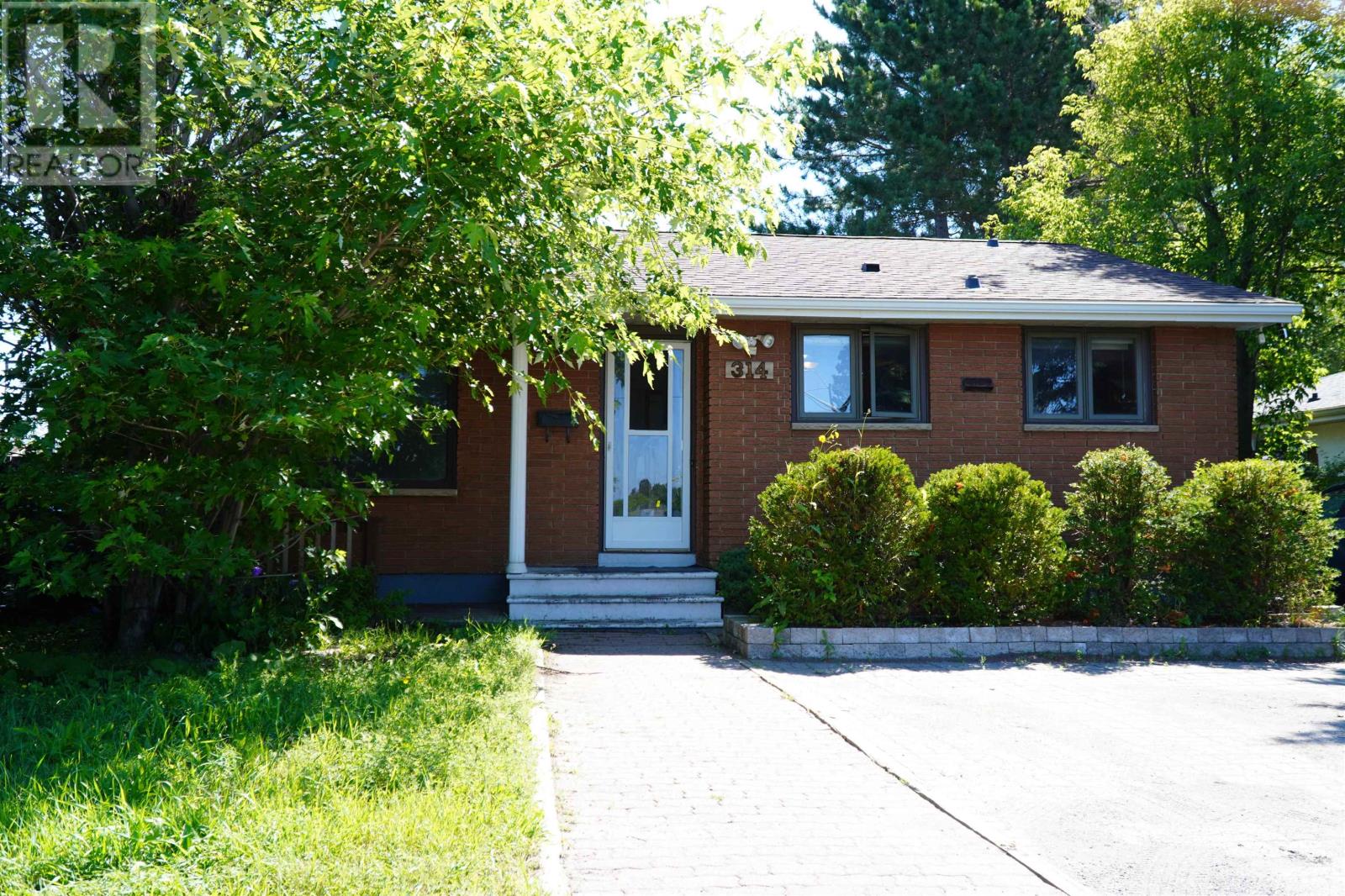 314 Edward Street N, Thunder Bay, Ontario  P7C 4P2 - Photo 2 - TB2602218