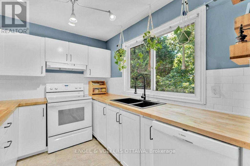 878 Grenon Avenue, Ottawa, Ontario  K2B 6G3 - Photo 13 - X13670704