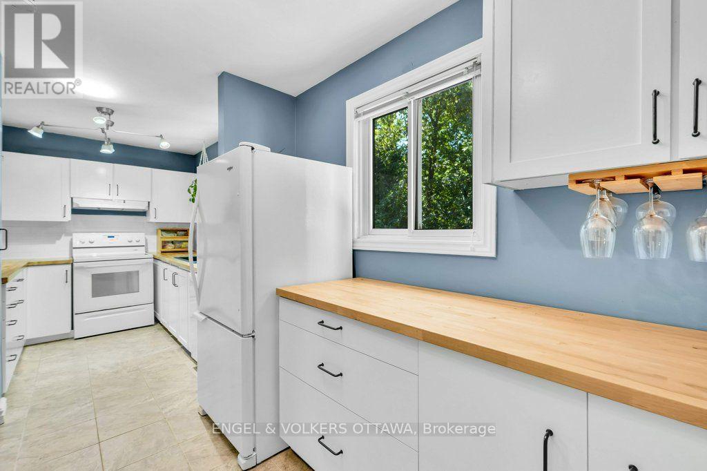 878 Grenon Avenue, Ottawa, Ontario  K2B 6G3 - Photo 18 - X13670704