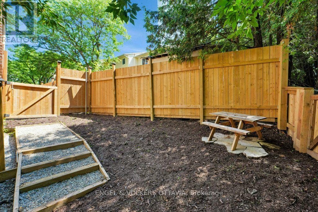 878 Grenon Avenue, Ottawa, Ontario  K2B 6G3 - Photo 36 - X13670704