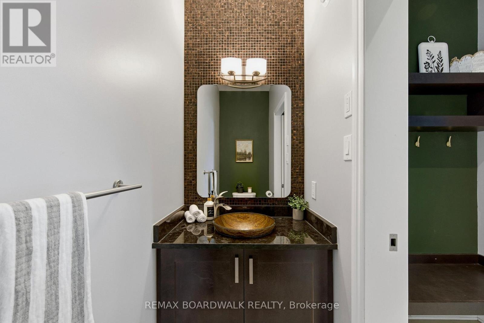 375 Cooks Mill Crescent, Ottawa, Ontario  K1V 2N2 - Photo 8 - X13670872