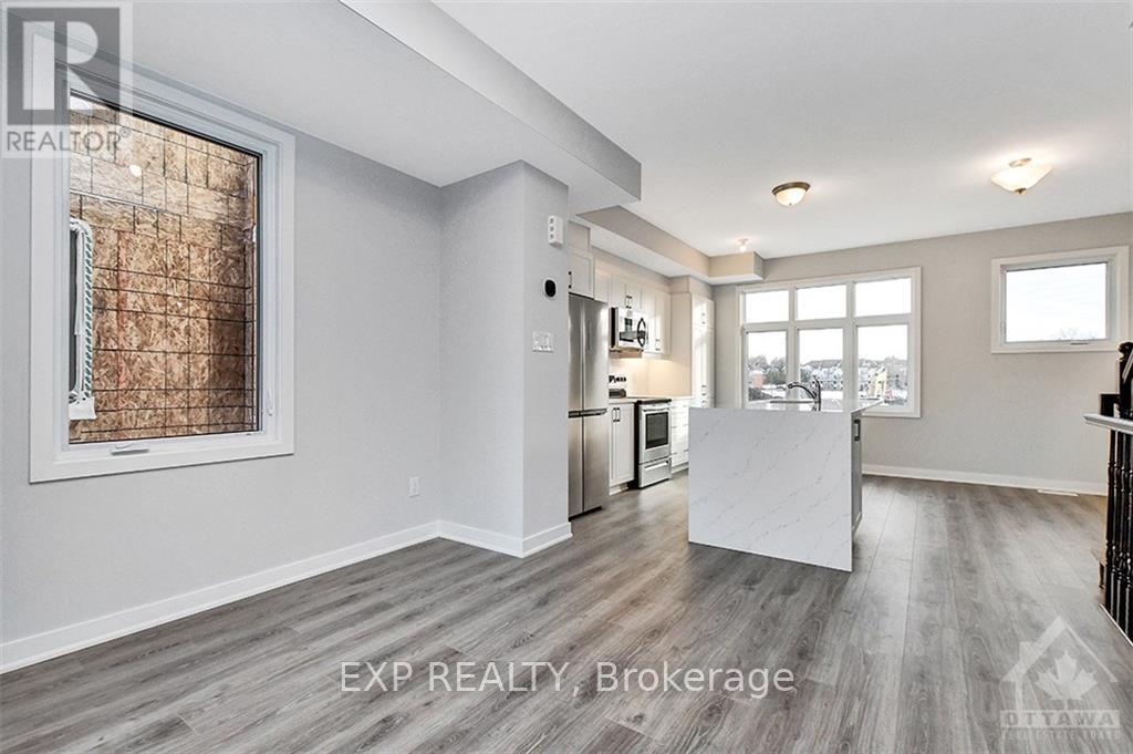 821 Mikinak Road, Ottawa, Ontario  K1K 4Z9 - Photo 10 - X13670992