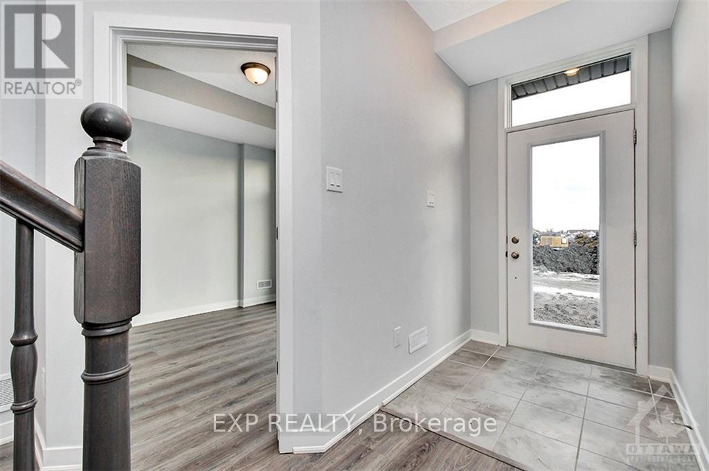 821 Mikinak Road, Ottawa, Ontario  K1K 4Z9 - Photo 3 - X13670992