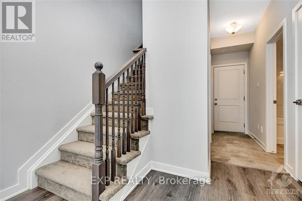 821 Mikinak Road, Ottawa, Ontario  K1K 4Z9 - Photo 4 - X13670992
