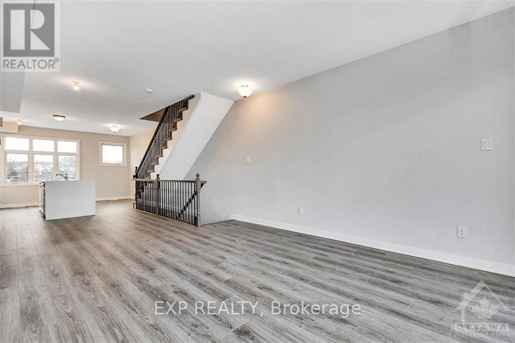 821 Mikinak Road, Ottawa, Ontario  K1K 4Z9 - Photo 9 - X13670992