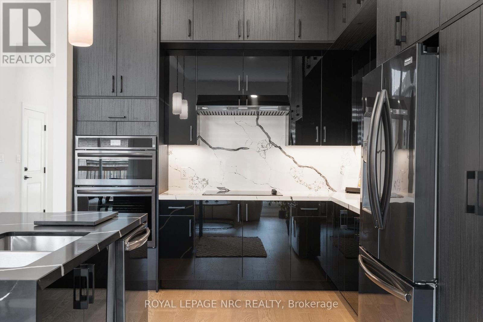 11 Primrose Street, Pelham, Ontario  L3E 0H1 - Photo 8 - X13670906