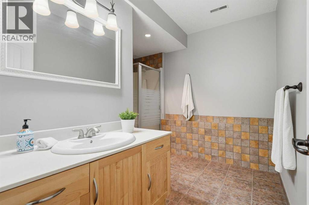 75 Royal Abbey Rise NW, Calgary, Alberta  T3G 4Y5 - Photo 40 - A2334018