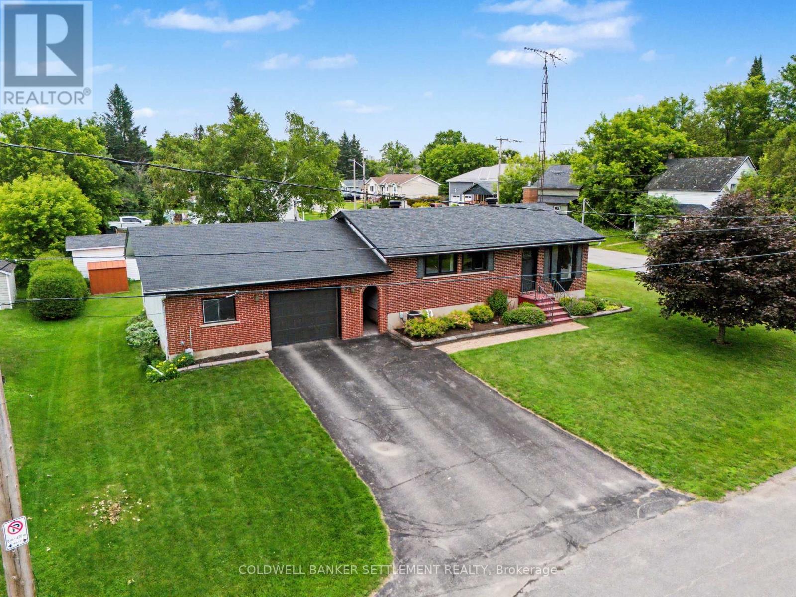 14 Baynes Street, Perth, Ontario
