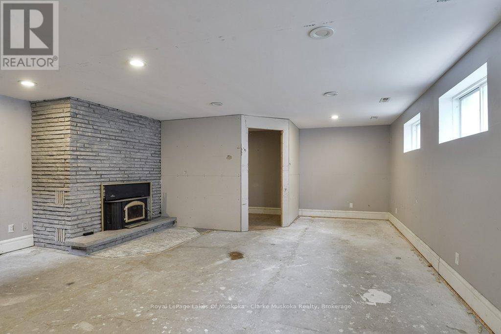 8 Edna Street, Orillia, Ontario  L3V 6G4 - Photo 11 - S13670930