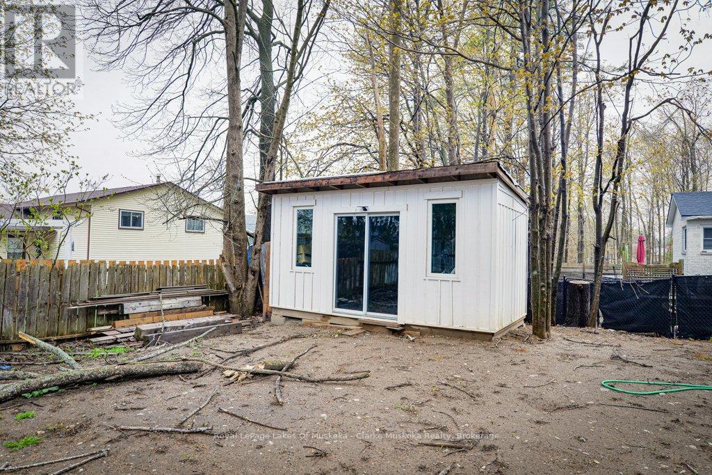 8 Edna Street, Orillia, Ontario  L3V 6G4 - Photo 14 - S13670930