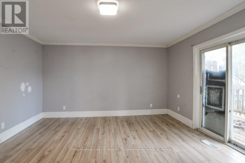 8 Edna Street, Orillia, Ontario  L3V 6G4 - Photo 8 - S13670930